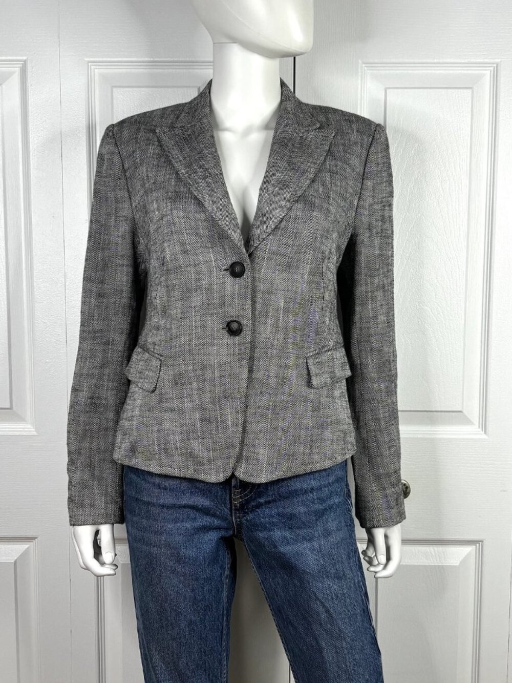 WINDSOR. women's blazer size Medium